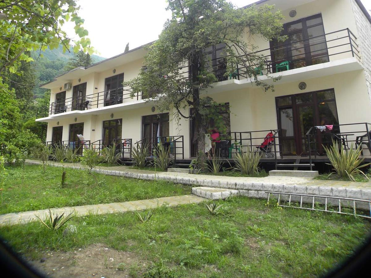 Guest house Dali Gagra Extérieur photo