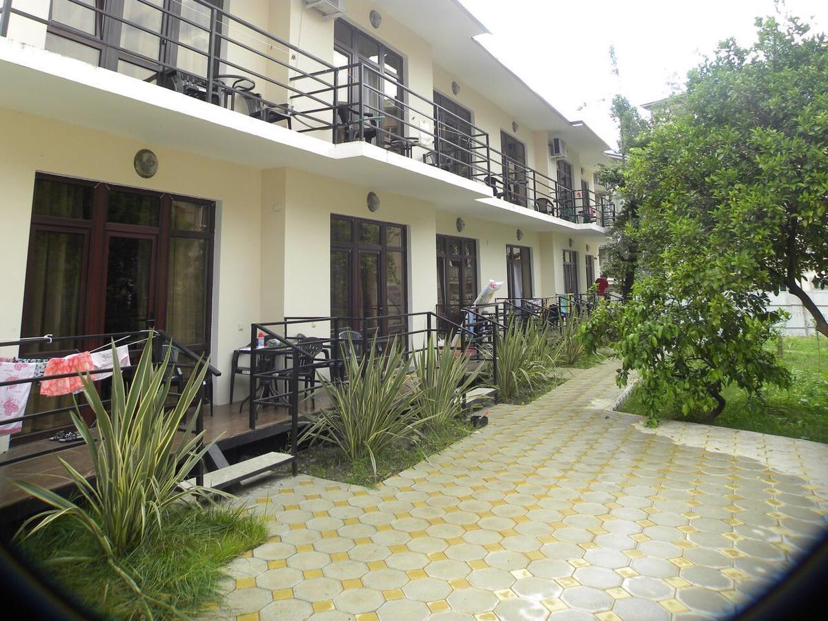 Guest house Dali Gagra Extérieur photo