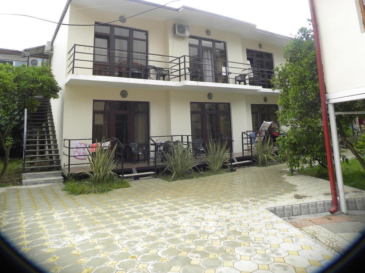 Guest house Dali Gagra Extérieur photo